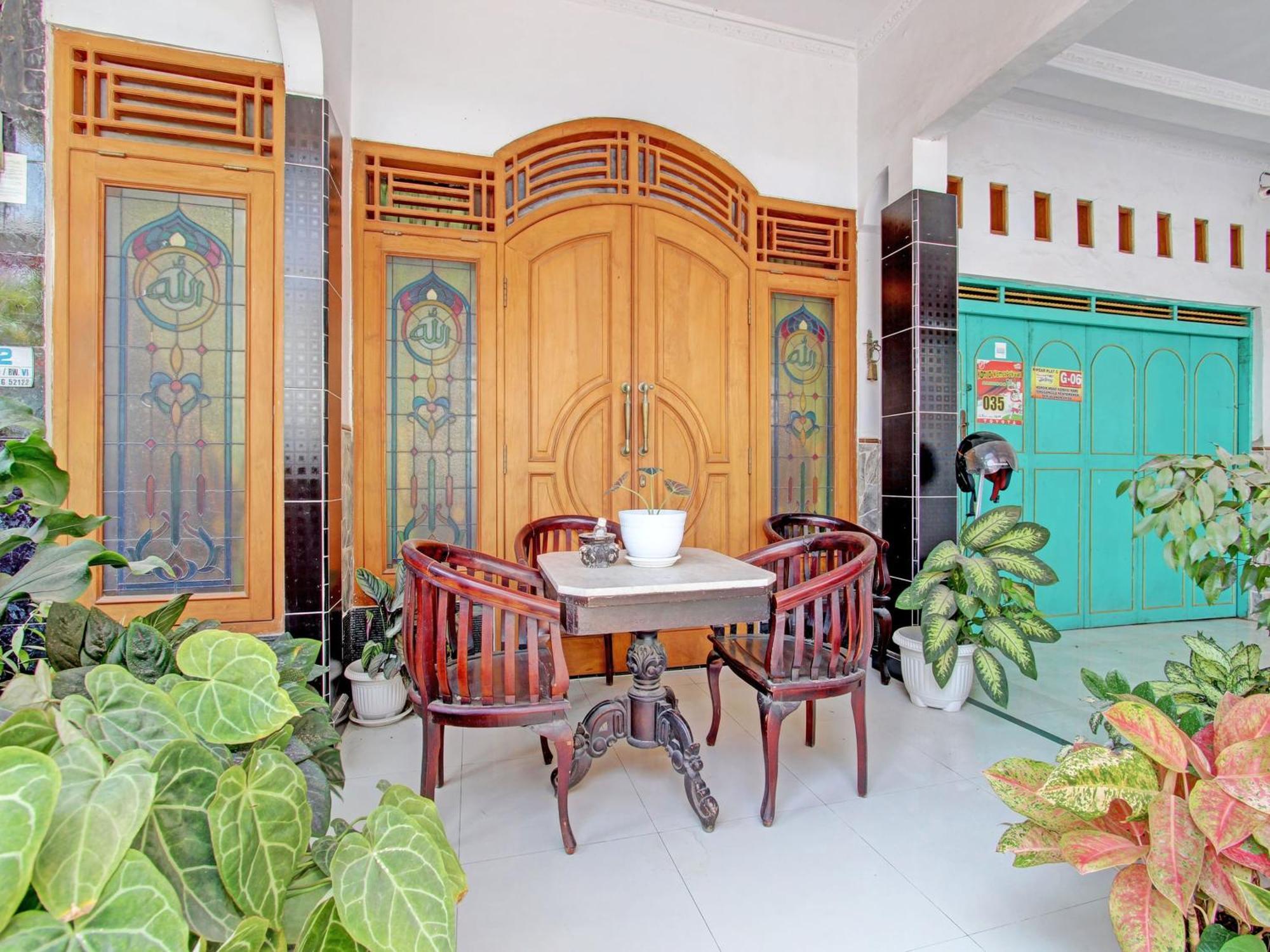 Hotel O New Tirken Tegal (Central Java)